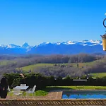 Clos Mirabel Manor - Bed and breakfast Jurançon