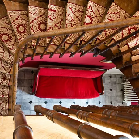 Clos Mirabel Manor - Bed & Breakfast