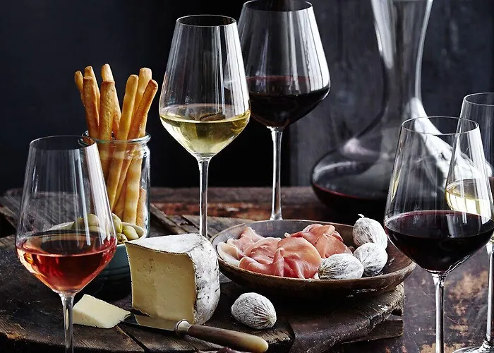 Clos Mirabel Manor -