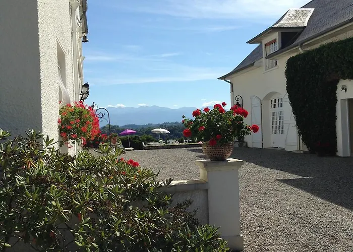 Clos Mirabel Manor -